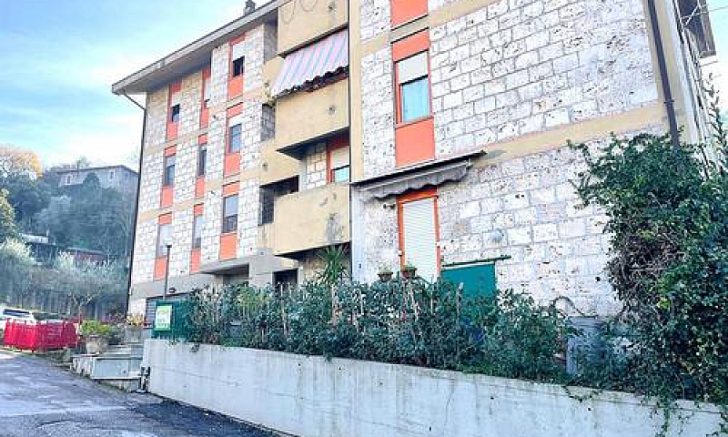 3 Locali A Narni...