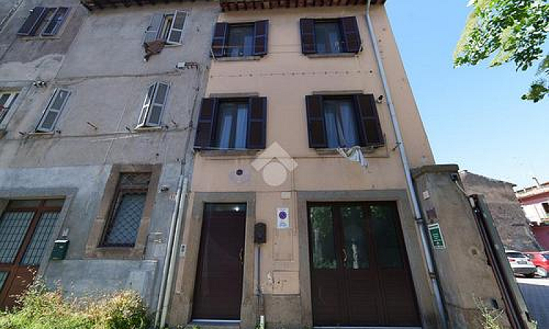 5 Locali A Viterbo...
