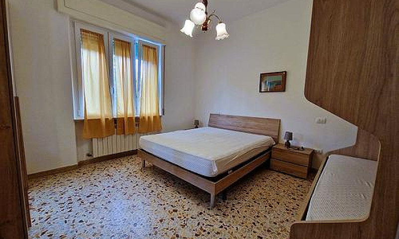 V111: Ampio Appartam...