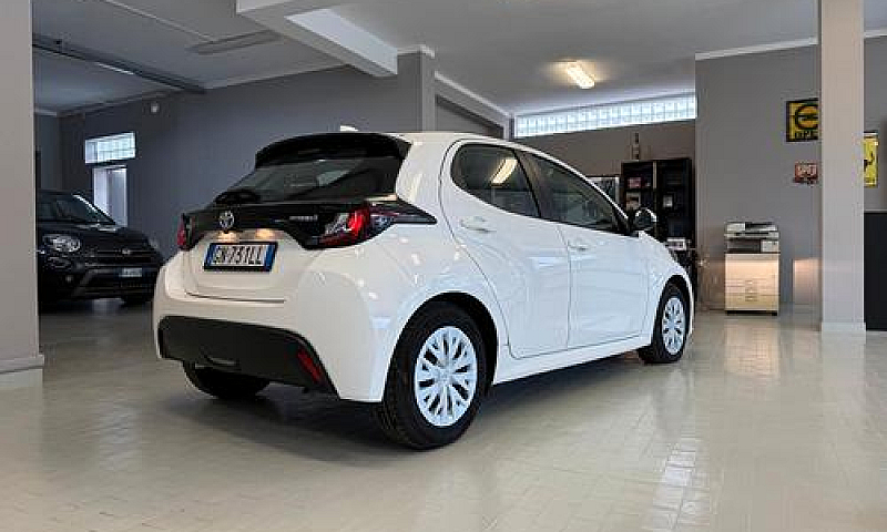 Toyota Yaris 1.5 Hyb...