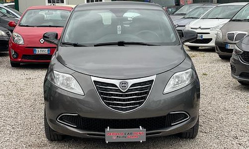 Lancia Ypsilon 1.2 6...