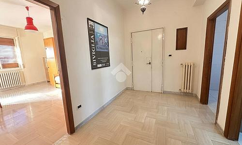 4 Locali A Foggia...
