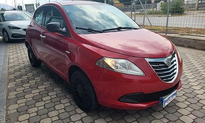Lancia Ypsilon 1.3 M...