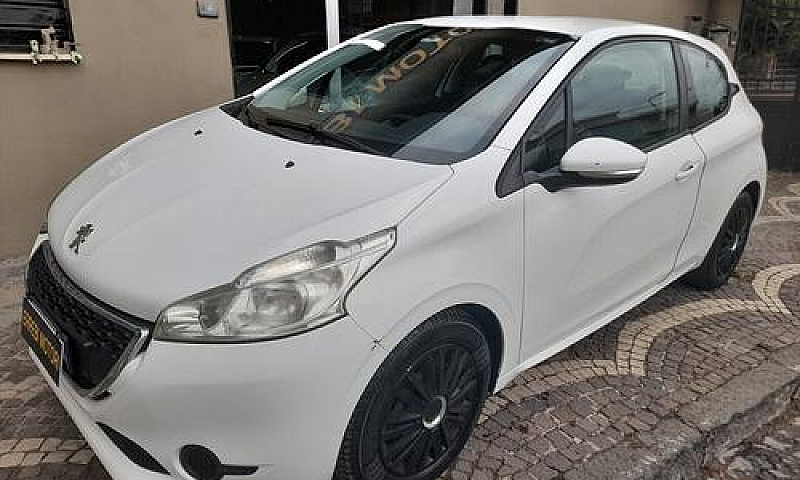 Peugeot 208 1.2 82 C...