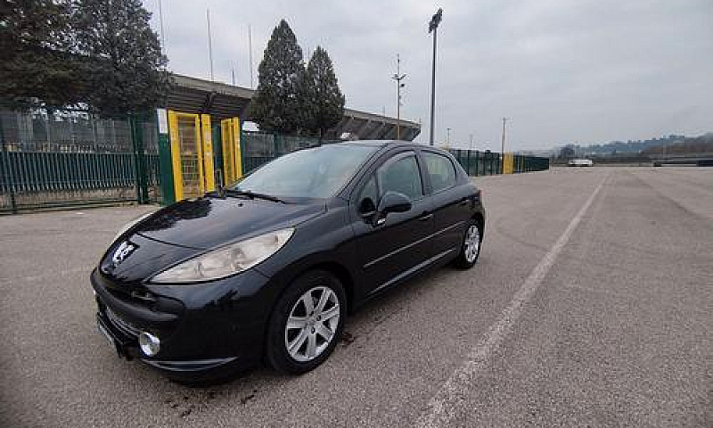 Peugeot 207...
