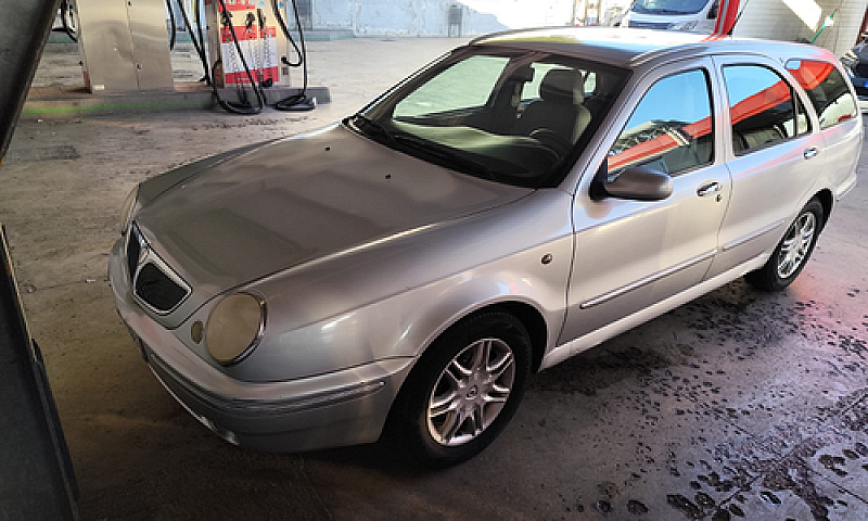 Lancia Lybra 2005 1....
