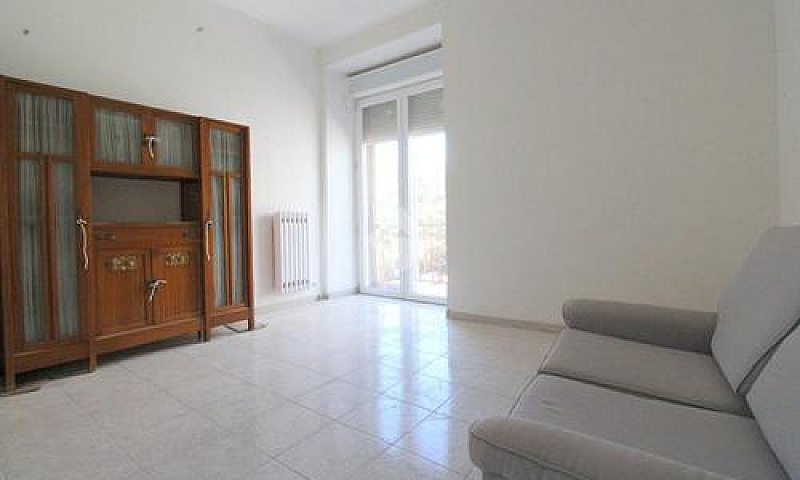 4 Locali A Campobass...