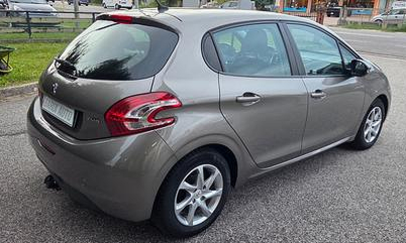 Peugeot 208 1.4 Hdi ...