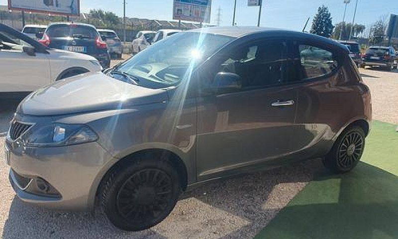 Lancia Ypsilon 1.0 F...