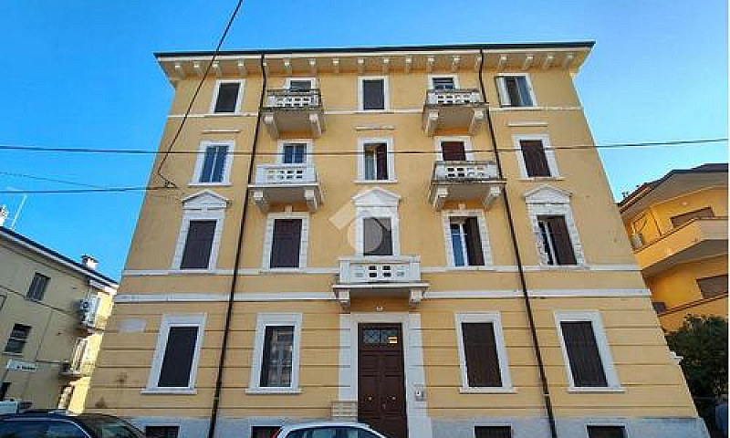 4 Locali A Verona...