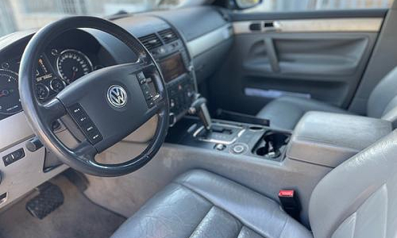 Volkswagen Touareg 2...