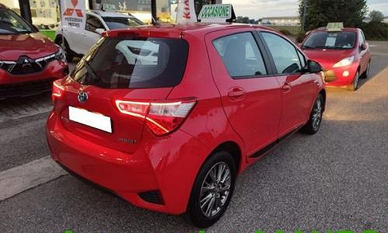 Toyota Yaris 1.5 Hyb...