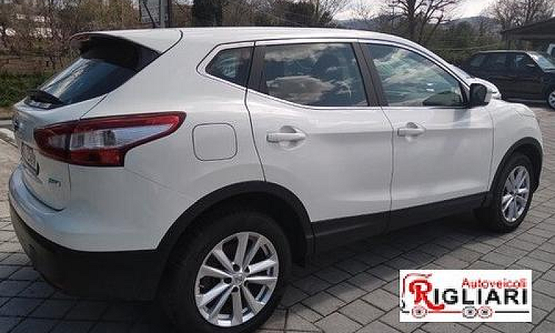 Nissan Qashqai 1.5 D...