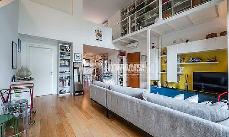 Splendido Loft Con G...