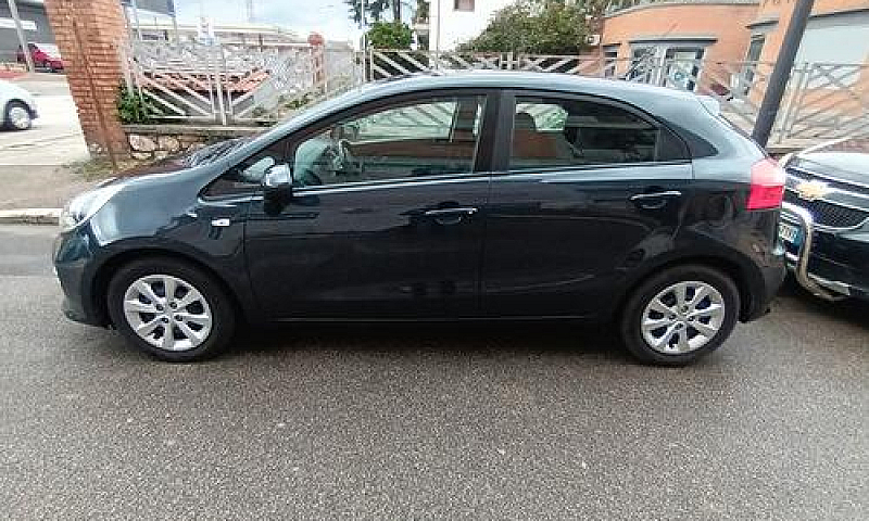 Kia Rio 1.1 Crdi 5P....