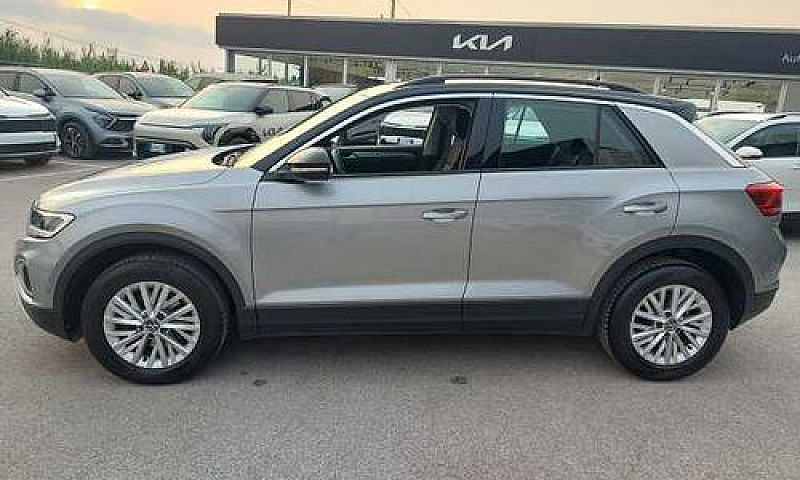 Volkswagen T-Roc 1.5...