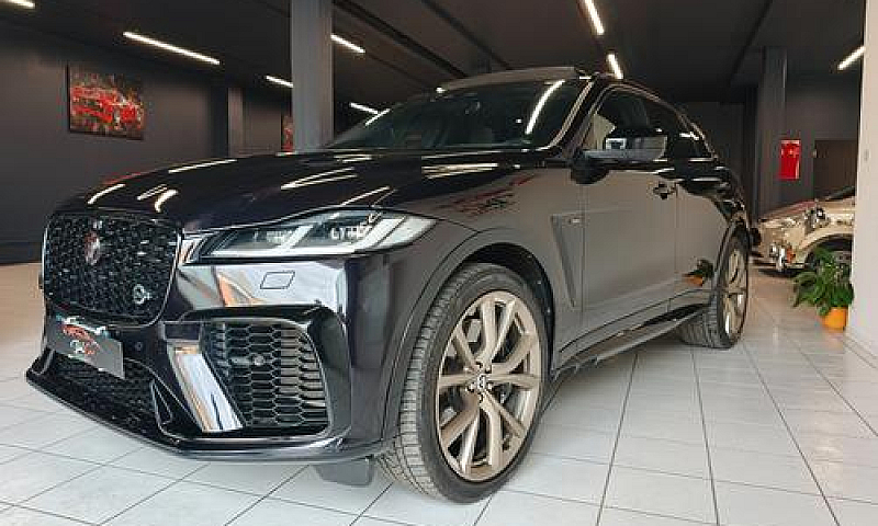 Jaguar F-Pace 5.0 V8...