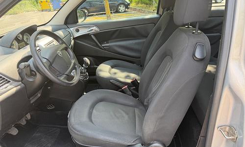 Lancia Ypsilon 1.2 6...