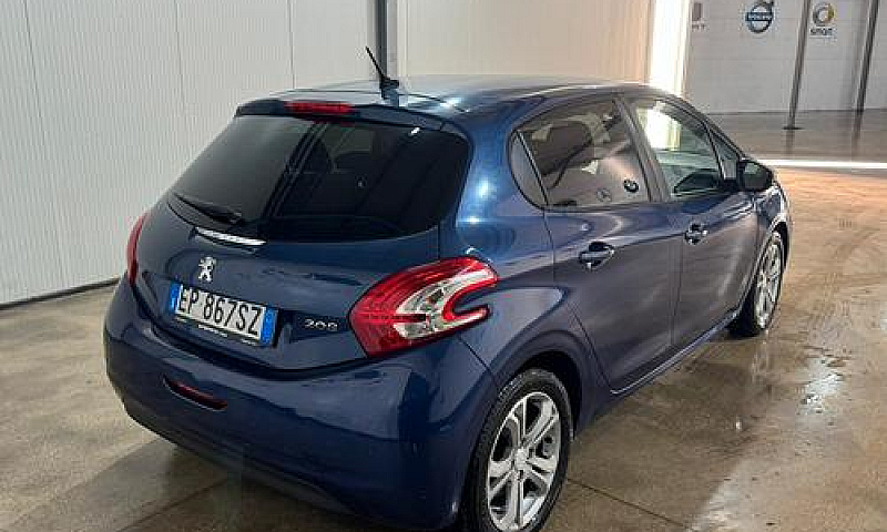 Peugeot 208 1.4 Hdi ...