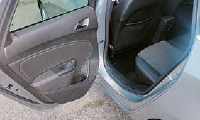 Opel Astra J Sportou...