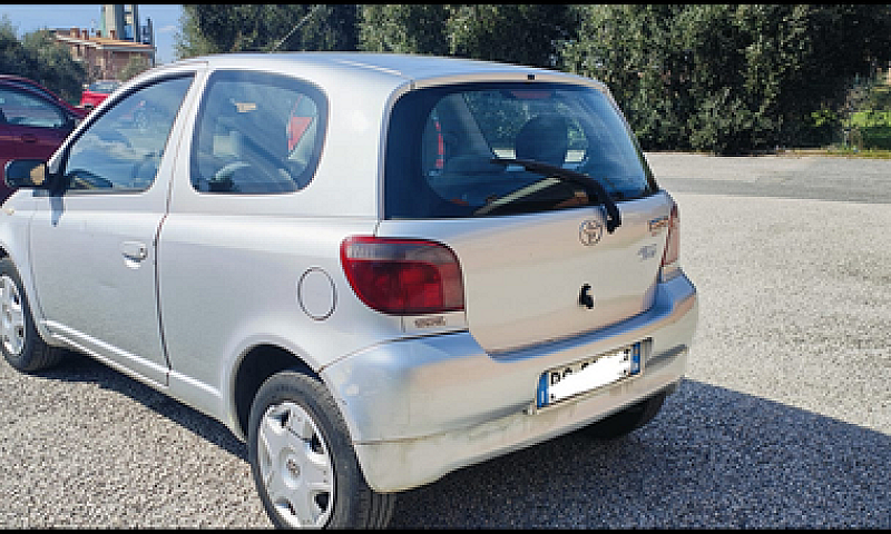 Toyota Yaris 1.0 Sol...