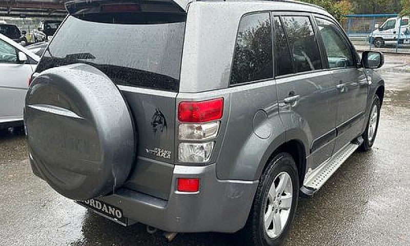 Suzuki Grand Vitara ...