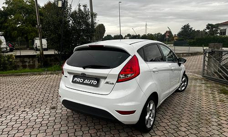 Ford Fiesta 1.4 Tdci...