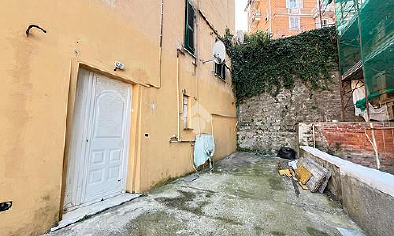 2 Locali A La Spezia...