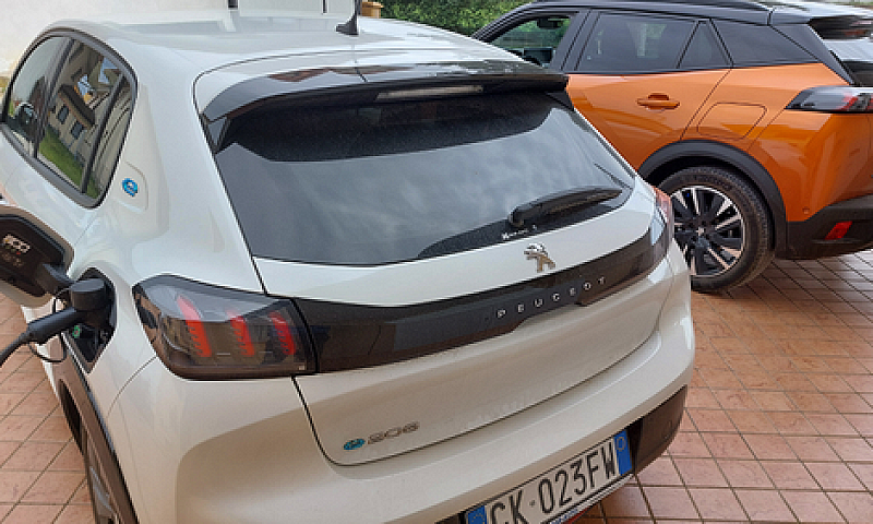 Peugeot E208 Allure ...