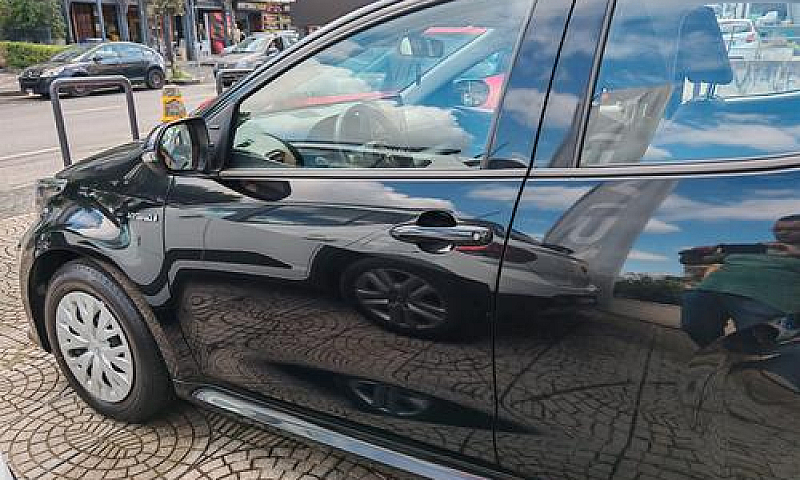 Toyota Yaris 1.5 Hyb...