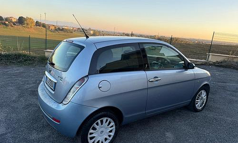 Lancia Ypsilon 1.3 M...