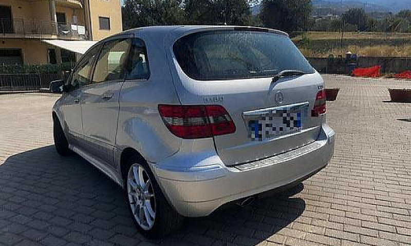 Mercedes-Benz B 180 ...