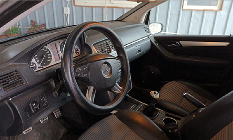 Mercedes Classe B180...