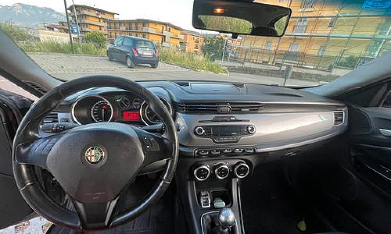 Alfa Romeo Giulietta...
