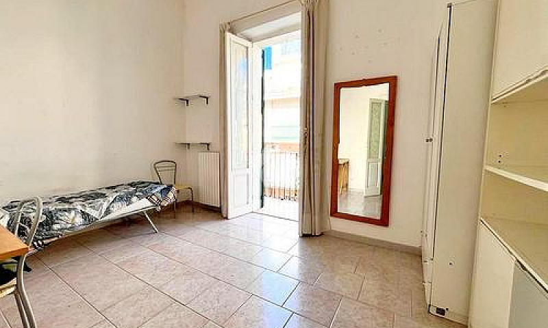 3 Locali A Bari...