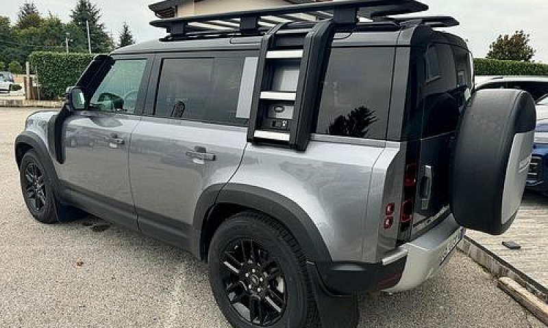 Land Rover Defender ...