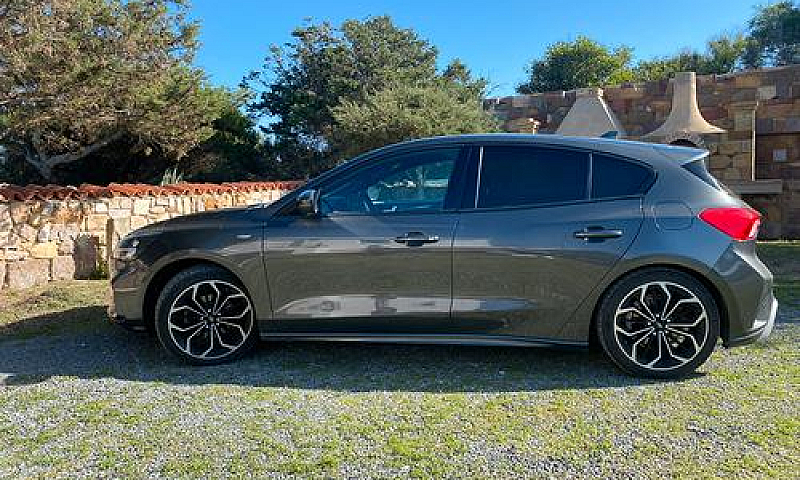 Ford Focus St Line 1...
