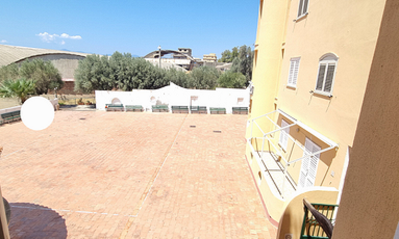 Monolocale In Reside...