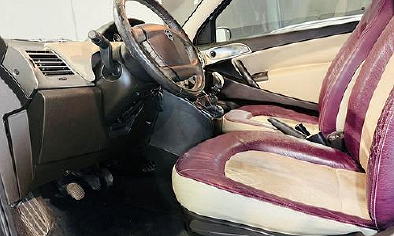Lancia Ypsilon 1.4*G...