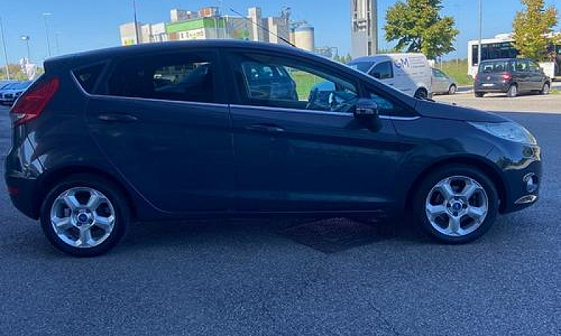 Ford Fiesta 1.2 60Cv...