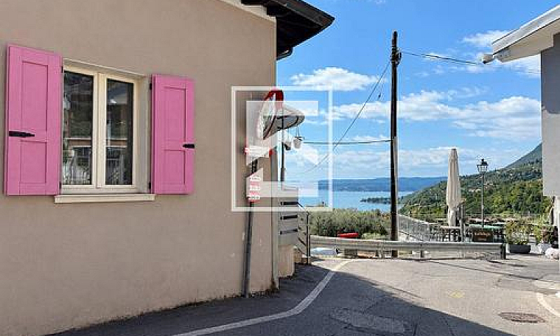 Porzione Di Casa - T...