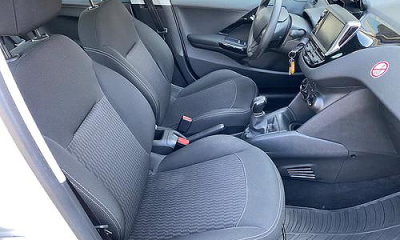 Peugeot 208 Puretech...