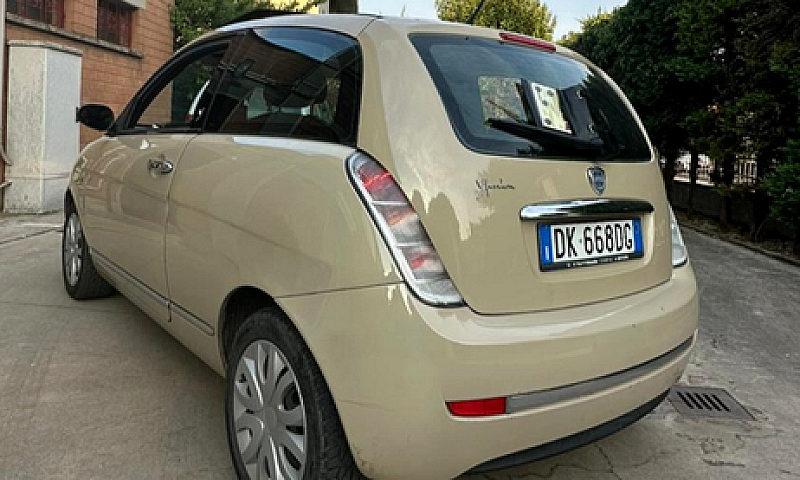 Lancia Ypsilon...