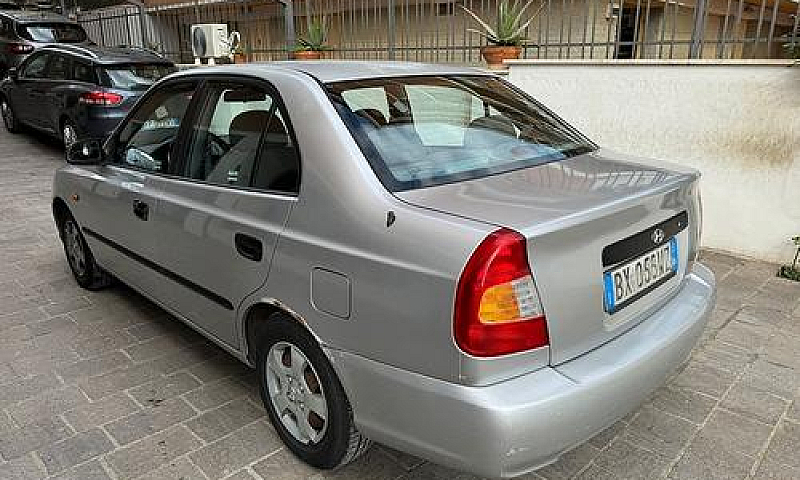 Hyundai Accent 1.3I ...