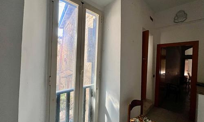 Poli: Appartamento C...