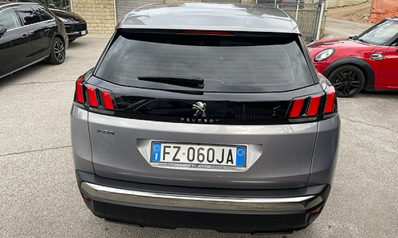 Peugeot 3008...