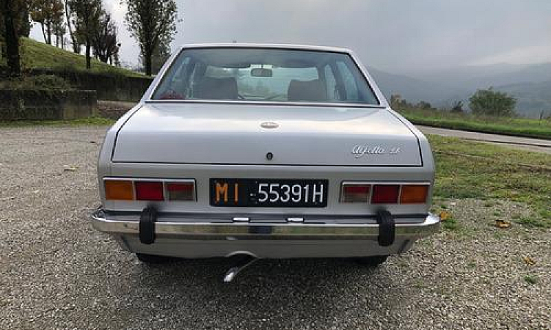 Alfa Romeo Alfetta 1...
