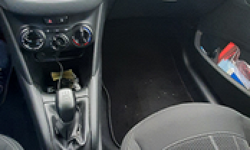 Peugeot 208 1.4 Hdi...