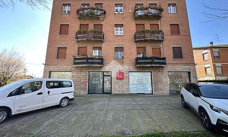 4 Locali A Castelnov...
