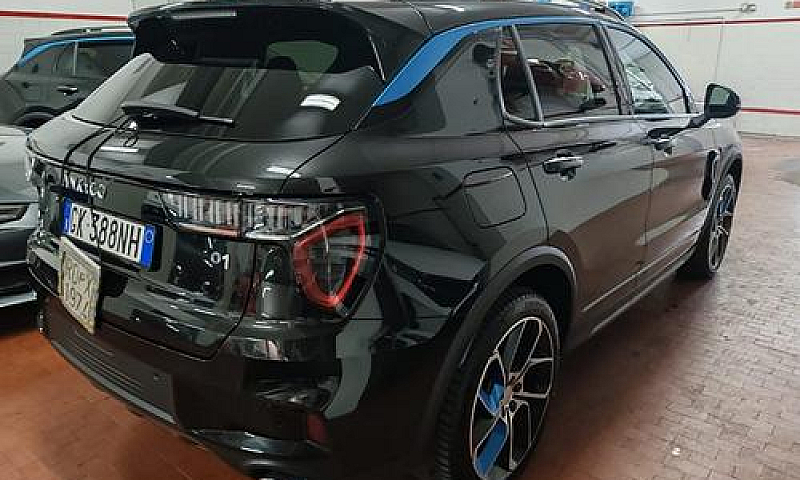 Lynk & Co 01 Phev...
